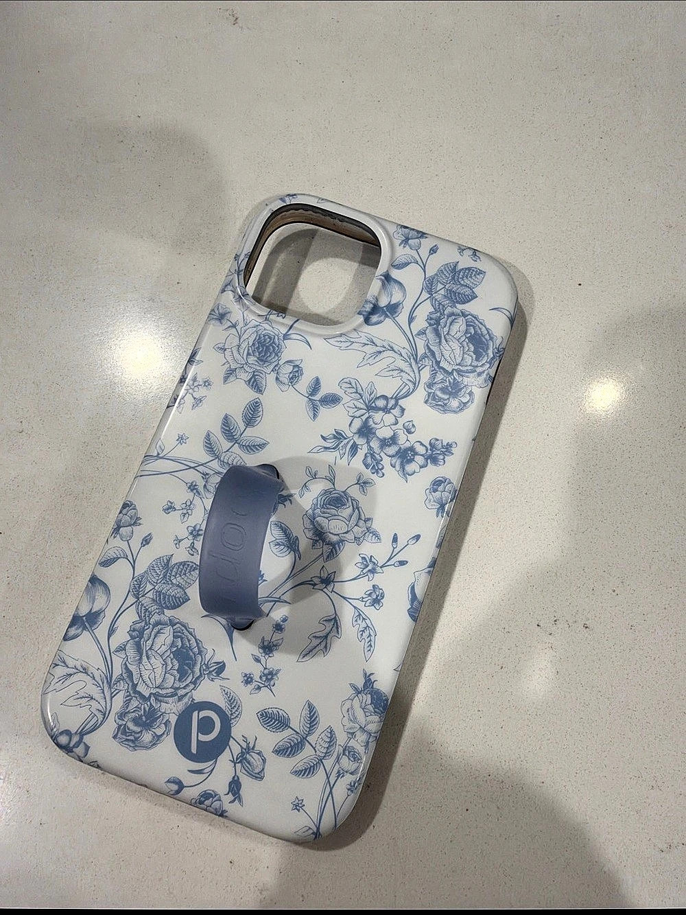 Loopy iPhone 15 case